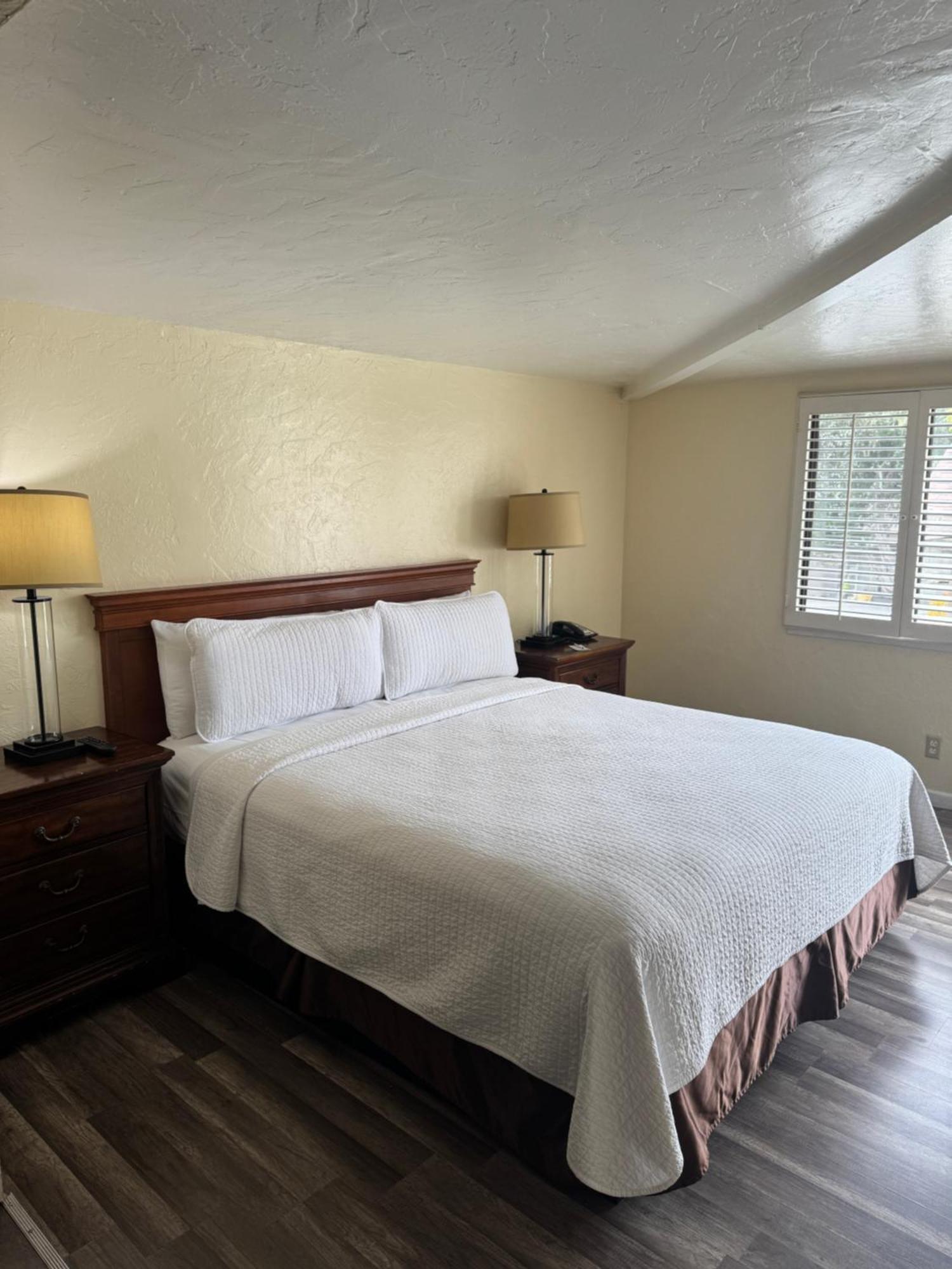 Carmel Resort Inn 2*