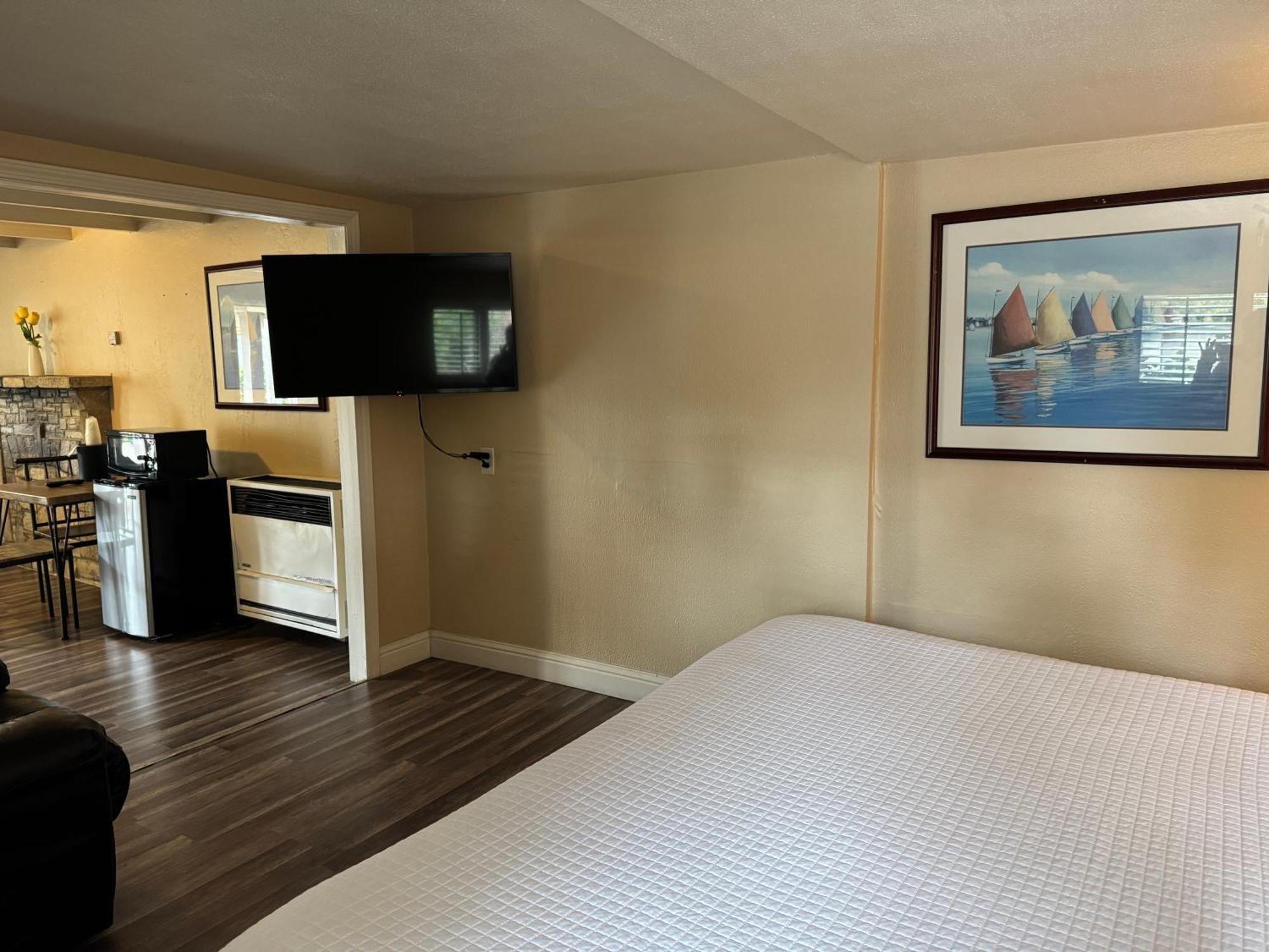 Carmel Resort Inn