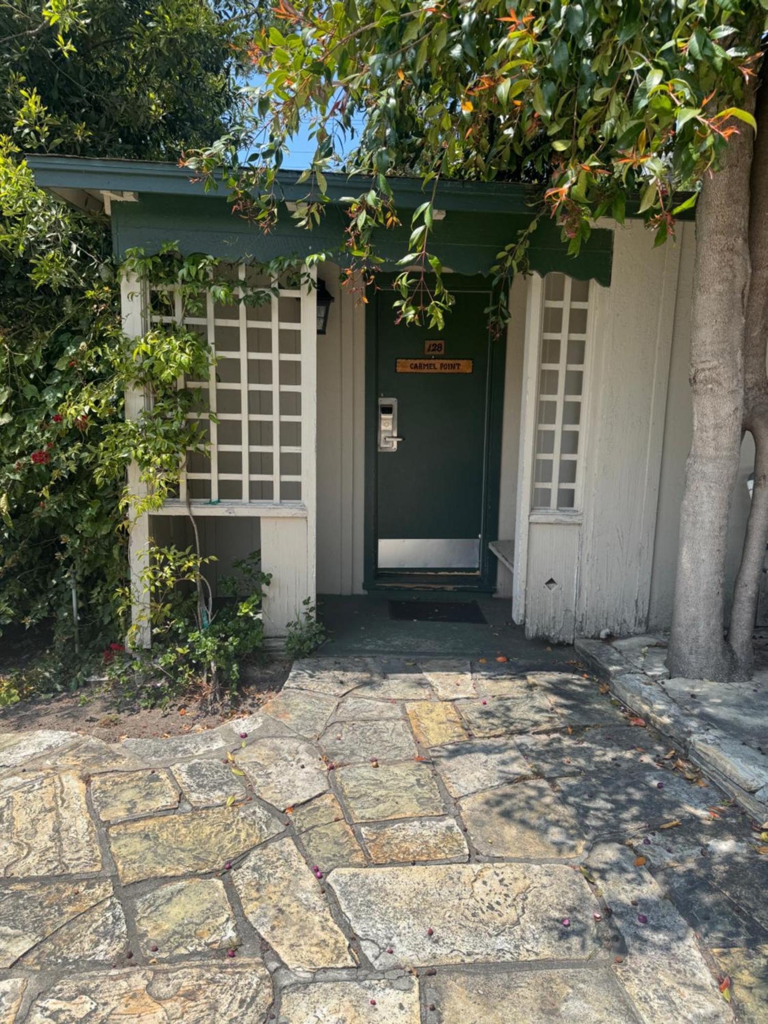 Carmel Resort Inn 2*